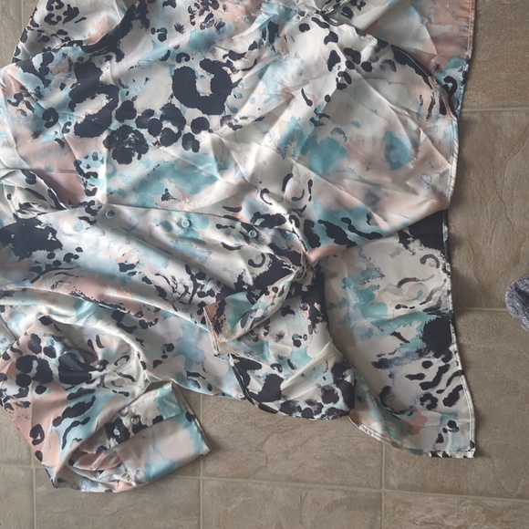 Colorful blouse - Picture 3 of 8